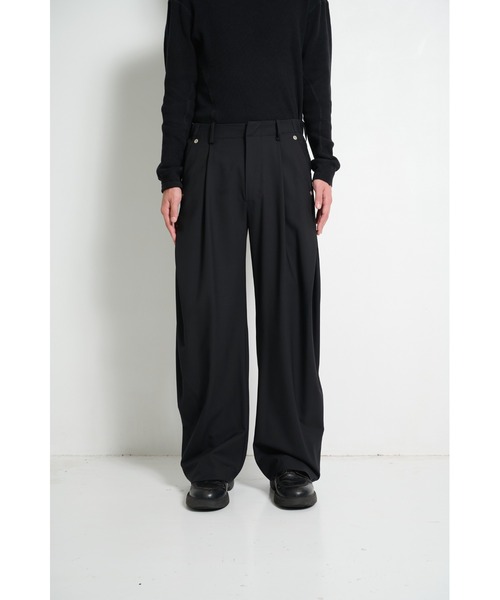 CONZ(コンズ)の「curve leg trousers 2.0/バレルレッグシルエット/バルーンシルエット/NVRFRGT(スラックス・メンズ・ライトブラウン/ブラック/カーキ/ストライプ・1/2/3)」の13枚目の写真