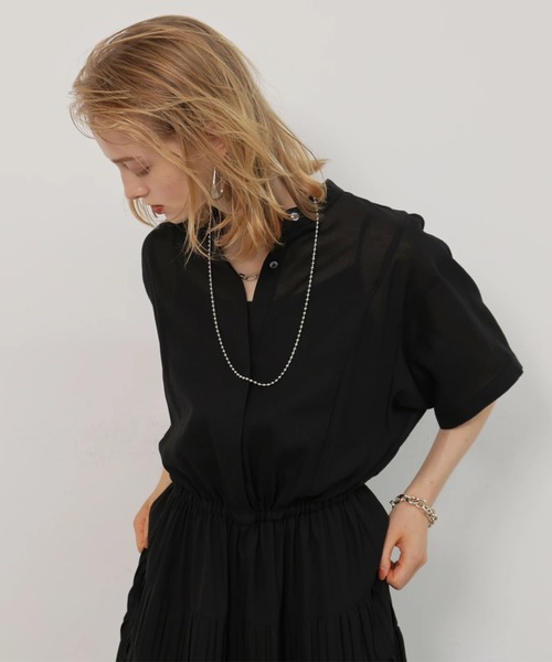 CADUNE(カデュネ)の「シャーリングエアリーワンピース(ワンピース・レディース・ブラック/ライトブルー・38/36)」の16枚目の写真