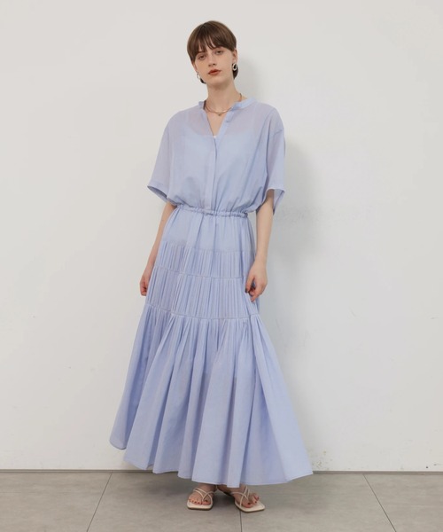 CADUNE(カデュネ)の「シャーリングエアリーワンピース(ワンピース・レディース・ブラック/ライトブルー・38/36)」の3枚目の写真