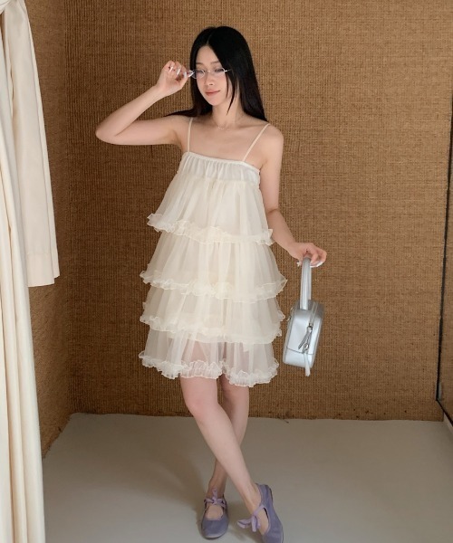 FAVORITO(ファヴォリート)の「ティアードキャミワンピース(ワンピース・レディース・ライトベージュ/イエロー・F)」の1枚目の写真