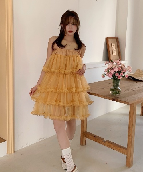 FAVORITO(ファヴォリート)の「ティアードキャミワンピース(ワンピース・レディース・ライトベージュ/イエロー・F)」の2枚目の写真