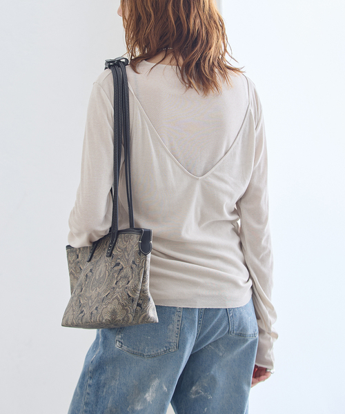 journal standard L'essage(ジャーナルスタンダードレサージュ)の「シアーレイヤーロンT(Tシャツ/カットソー・レディース・グレー/ブラック系その他・FREE)」の6枚目の写真