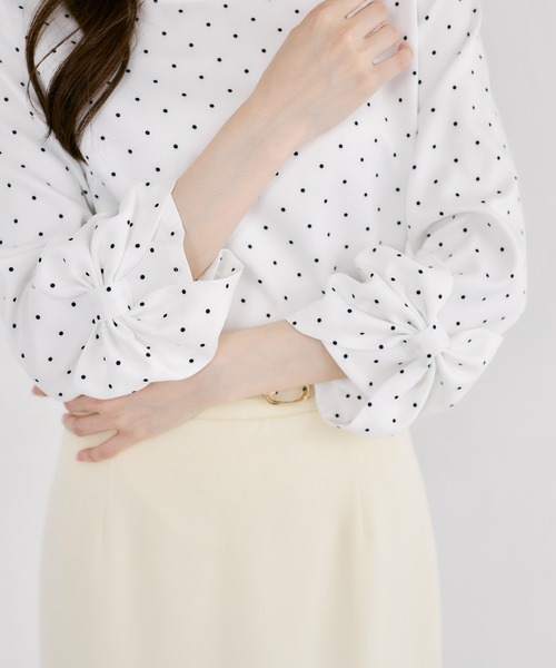 tocco closet(トッコ クローゼット)の「袖口リボンモチーフ付きブラウス(シャツ/ブラウス・レディース・ホワイト×ブラック/ドット・M)」の10枚目の写真