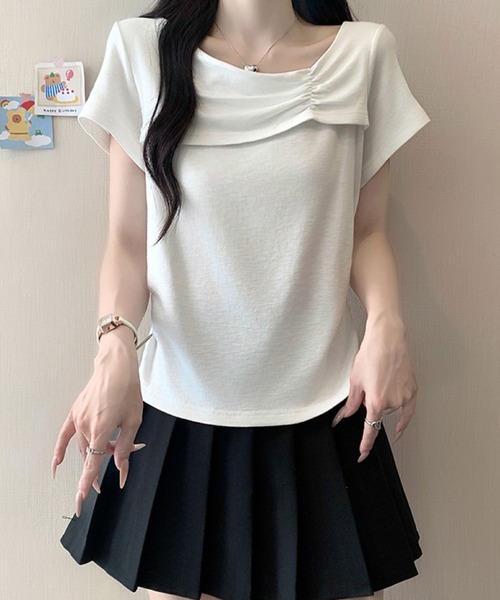 2ly2(トゥーリートゥー)の「ドレープネック ギャザー半袖カットソー(Tシャツ/カットソー・レディース・ブラック/オフホワイト/ブルー/ライトイエロー・FREE)」の5枚目の写真