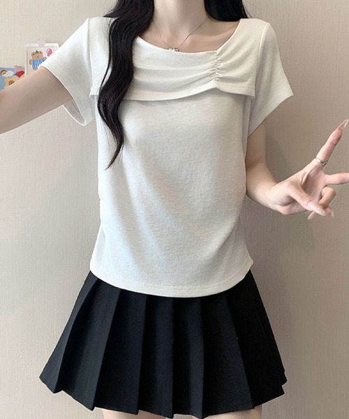 2ly2(トゥーリートゥー)の「ドレープネック ギャザー半袖カットソー(Tシャツ/カットソー・レディース・ブラック/オフホワイト/ブルー/ライトイエロー・FREE)」の11枚目の写真