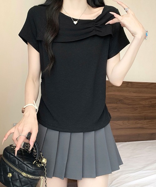 2ly2(トゥーリートゥー)の「ドレープネック ギャザー半袖カットソー(Tシャツ/カットソー・レディース・ブラック/オフホワイト/ブルー/ライトイエロー・FREE)」の12枚目の写真