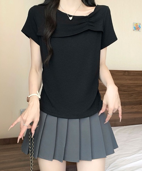 2ly2(トゥーリートゥー)の「ドレープネック ギャザー半袖カットソー(Tシャツ/カットソー・レディース・ブラック/オフホワイト/ブルー/ライトイエロー・FREE)」の13枚目の写真