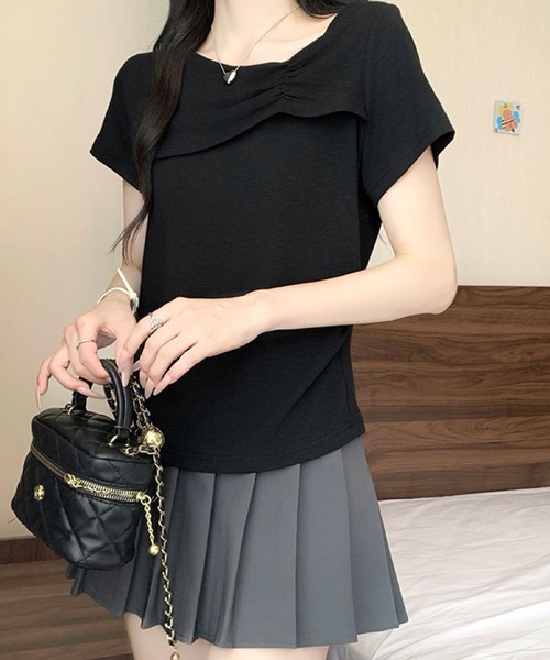 2ly2(トゥーリートゥー)の「ドレープネック ギャザー半袖カットソー(Tシャツ/カットソー・レディース・ブラック/オフホワイト/ブルー/ライトイエロー・FREE)」の15枚目の写真
