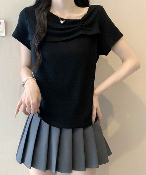 2ly2(トゥーリートゥー)の「ドレープネック ギャザー半袖カットソー(Tシャツ/カットソー・レディース・ブラック/オフホワイト/ブルー/ライトイエロー・FREE)」の19枚目の写真