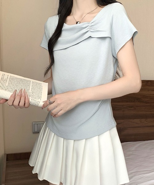 2ly2(トゥーリートゥー)の「ドレープネック ギャザー半袖カットソー(Tシャツ/カットソー・レディース・ブラック/オフホワイト/ブルー/ライトイエロー・FREE)」の21枚目の写真