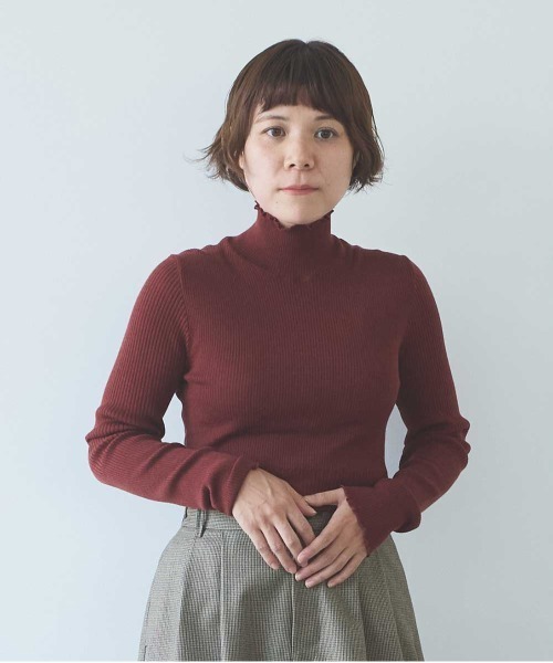 yuni(ユニ )の「14G merino/w switching rib high neck pullover(ニット/セーター・レディース・ブラック/イエロー/パープル/ブラウン・FREE)」の3枚目の写真