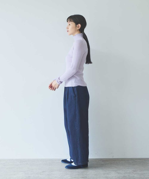 yuni(ユニ )の「14G merino/w switching rib high neck pullover(ニット/セーター・レディース・ブラック/イエロー/パープル/ブラウン・FREE)」の9枚目の写真
