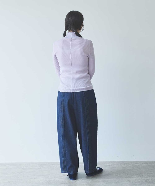 yuni(ユニ )の「14G merino/w switching rib high neck pullover(ニット/セーター・レディース・ブラック/イエロー/パープル/ブラウン・FREE)」の10枚目の写真