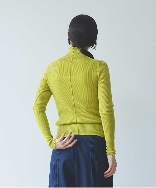 yuni(ユニ )の「14G merino/w switching rib high neck pullover(ニット/セーター・レディース・ブラック/イエロー/パープル/ブラウン・FREE)」の17枚目の写真
