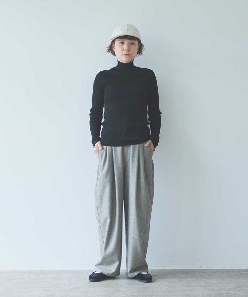 yuni(ユニ )の「14G merino/w switching rib high neck pullover(ニット/セーター・レディース・ブラック/イエロー/パープル/ブラウン・FREE)」の18枚目の写真