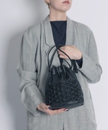 YArKA（ヤーカ）の「【YArKA/ヤーカ】real leather smocking details drawstring octagon bag [smdd1] / スモッキング巾着8角形型底バッグ（ハンドバッグ）」
