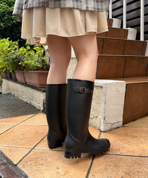 w closet(ダブルクローゼット)の「ベルト付きレインロングブーツ(ブーツ・レディース・ブラック・MEDIUM/LARGE)」の3枚目の写真