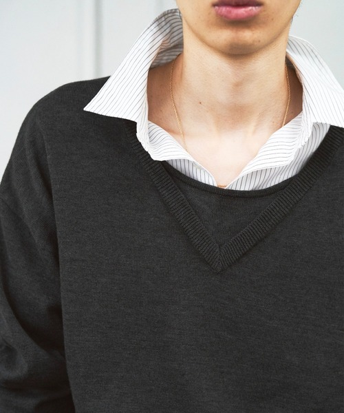 CAMPHOR WOOD(カンファーウッド)の「DOUBLE LAYERED V-NECK SWEATER / ダブルレイヤードVネックセーター(ニット/セーター・メンズ・スミクロ/ブラック/レッド/ブラック系その他・MEDIUM/LARGE)」の21枚目の写真