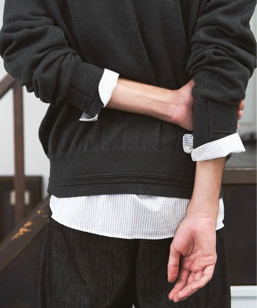 CAMPHOR WOOD(カンファーウッド)の「DOUBLE LAYERED V-NECK SWEATER / ダブルレイヤードVネックセーター(ニット/セーター・メンズ・スミクロ/ブラック/レッド/ブラック系その他・MEDIUM/LARGE)」の12枚目の写真