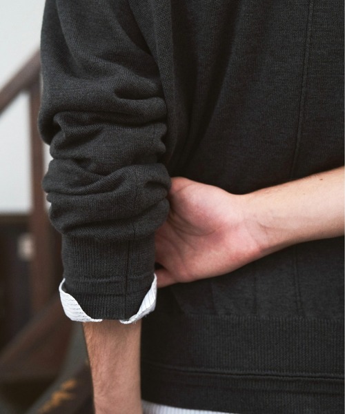 CAMPHOR WOOD(カンファーウッド)の「DOUBLE LAYERED V-NECK SWEATER / ダブルレイヤードVネックセーター(ニット/セーター・メンズ・スミクロ/ブラック/レッド/ブラック系その他・MEDIUM/LARGE)」の14枚目の写真
