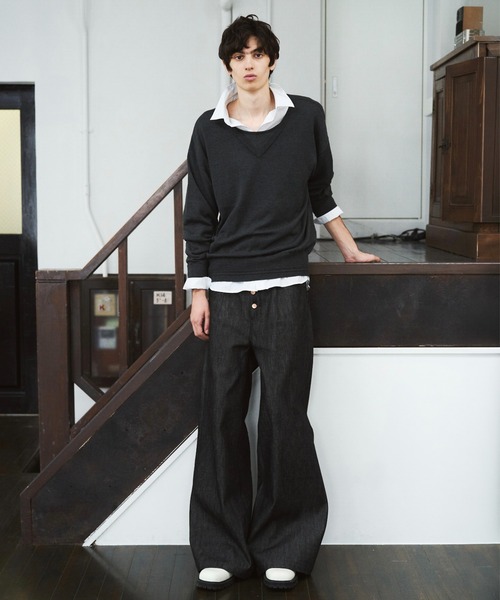 CAMPHOR WOOD(カンファーウッド)の「DOUBLE LAYERED V-NECK SWEATER / ダブルレイヤードVネックセーター(ニット/セーター・メンズ・スミクロ/ブラック/レッド/ブラック系その他・MEDIUM/LARGE)」の19枚目の写真