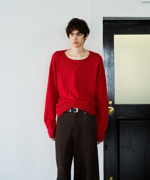CAMPHOR WOOD(カンファーウッド)の「DOUBLE LAYERED V-NECK SWEATER / ダブルレイヤードVネックセーター(ニット/セーター・メンズ・スミクロ/ブラック/レッド/ブラック系その他・MEDIUM/LARGE)」の6枚目の写真