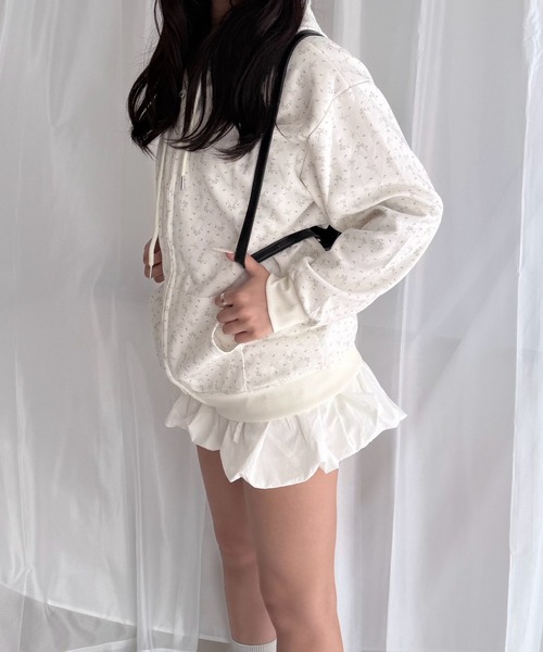 merrylatte(メリーラテ)の「リボンフラワー柄 ジップアップパーカー(パーカー・レディース・アイボリー・FREE)」の16枚目の写真