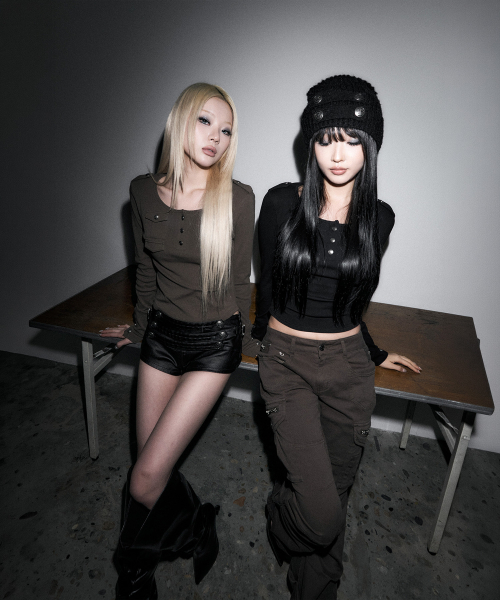 SCHISM INDUCING(スキズムインデューシング)の「POCKET BUTTONED HENLEY TOP BLACK(Tシャツ/カットソー・レディース・その他・FREE)」の3枚目の写真