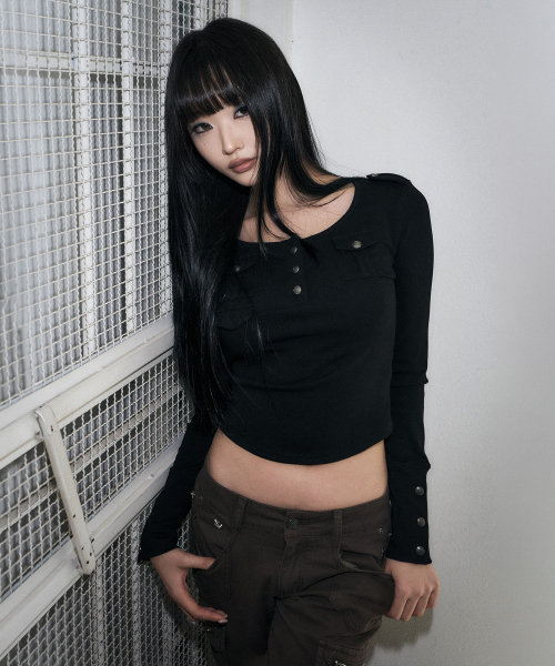 SCHISM INDUCING(スキズムインデューシング)の「POCKET BUTTONED HENLEY TOP BLACK(Tシャツ/カットソー・レディース・その他・FREE)」の8枚目の写真