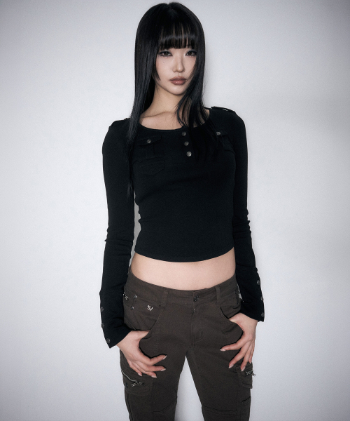 SCHISM INDUCING(スキズムインデューシング)の「POCKET BUTTONED HENLEY TOP BLACK(Tシャツ/カットソー・レディース・その他・FREE)」の13枚目の写真