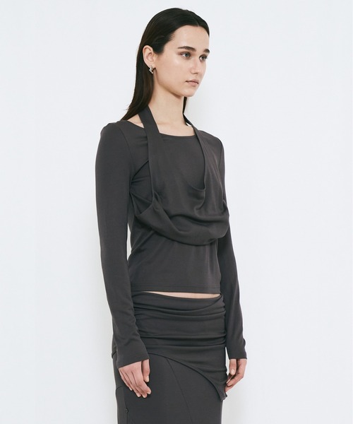 VIAVANDA（ヴィアヴァンダ）の「2WAY DRAPE LONG SLEEVE（その他トップス・レディース・チャコール/アイボリー・FREE）」の4枚目の写真