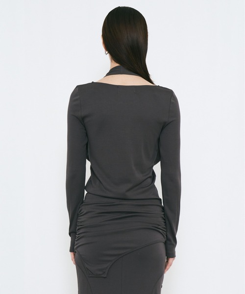 VIAVANDA（ヴィアヴァンダ）の「2WAY DRAPE LONG SLEEVE（その他トップス・レディース・チャコール/アイボリー・FREE）」の5枚目の写真