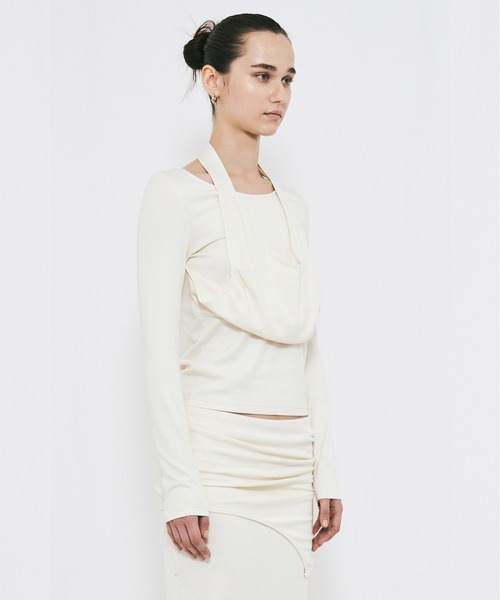 VIAVANDA（ヴィアヴァンダ）の「2WAY DRAPE LONG SLEEVE（その他トップス・レディース・チャコール/アイボリー・FREE）」の13枚目の写真