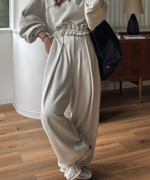 WILLFULLY(ウィルフリー)の「deep tuck drawstring hem sweat PT(スウェットパンツ・レディース・ブラック/ブラウン/オートミール・FREE)」の1枚目の写真