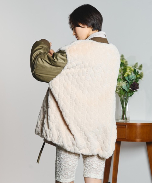 GENE HEAVENS(ジーンヘブンズ)の「(GENE HEAVENS)CABLE EMBOS FAUX FUR MA1 JACKET(MA-1・レディース・ブラック/オリーブ・M/S)」の6枚目の写真
