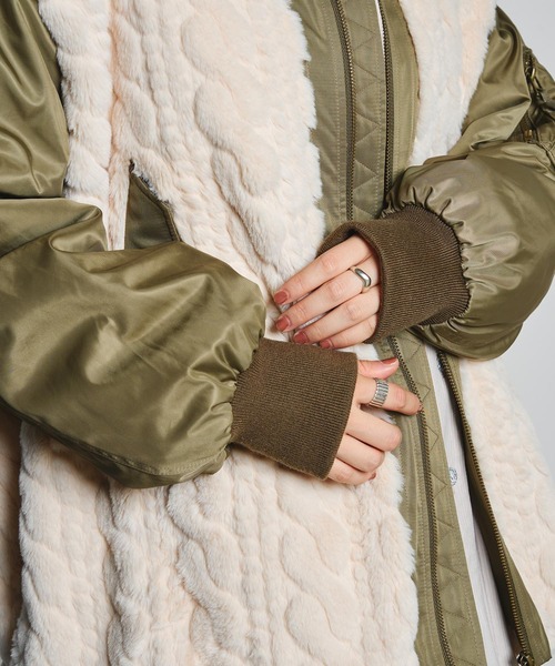 GENE HEAVENS(ジーンヘブンズ)の「(GENE HEAVENS)CABLE EMBOS FAUX FUR MA1 JACKET(MA-1・レディース・ブラック/オリーブ・M/S)」の13枚目の写真