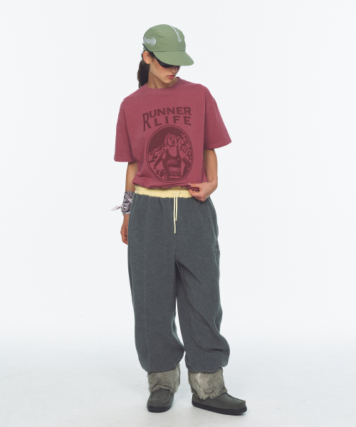 MENASOO(ミナス)の「Waist Point Warm Fleece Jogger Pants_Charcoal(スウェットパンツ・レディース・チャコール・1/2)」の21枚目の写真