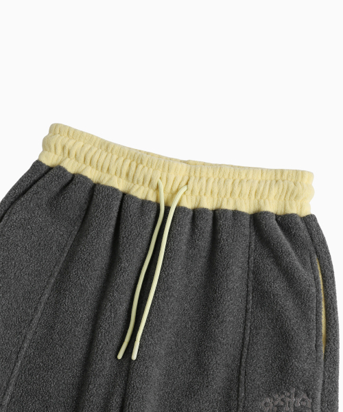 MENASOO(ミナス)の「Waist Point Warm Fleece Jogger Pants_Charcoal(スウェットパンツ・レディース・チャコール・1/2)」の13枚目の写真