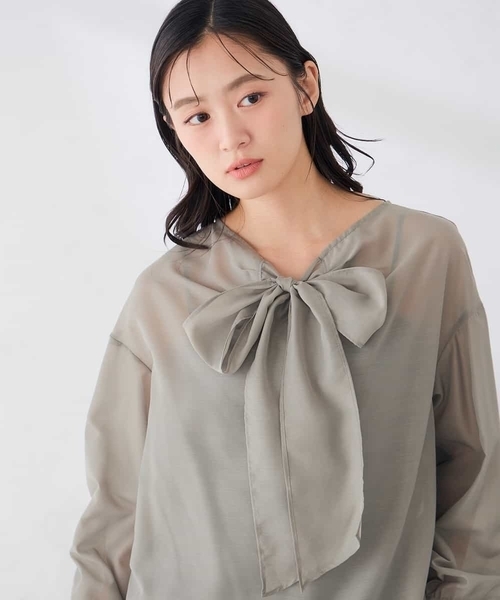 a.v.v(アーヴェヴェ)の「シアー リボン ブラウス(シャツ/ブラウス・レディース・ベージュ/カーキ/ブラウン・39)」の12枚目の写真