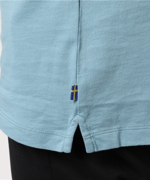 FJALL RAVEN （フェールラーベン）の「Trekking Equipment T-Shirt (FJALLRAVEN/フェールラーベン)（Tシャツ/カットソー・メンズ・グレー/ブルー/スミクロ/マスタード/グリーン/ダークネイビー・L/M/XL）」の11枚目の写真