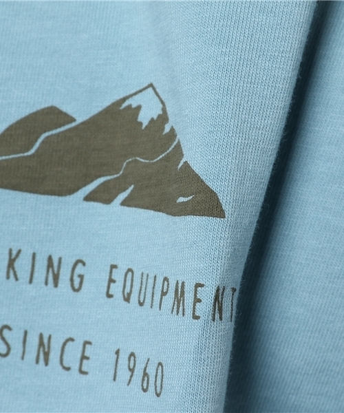 FJALL RAVEN （フェールラーベン）の「Trekking Equipment T-Shirt (FJALLRAVEN/フェールラーベン)（Tシャツ/カットソー・メンズ・グレー/ブルー/スミクロ/マスタード/グリーン/ダークネイビー・L/M/XL）」の13枚目の写真