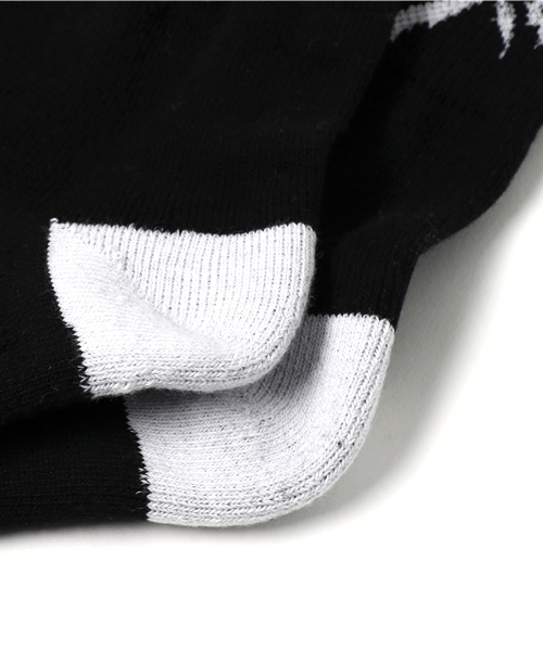 KaneZ（ケインズ）の「KaneZ/ケインズ/HardyLogoSocks（ソックス/靴下・メンズ・ブラック/ホワイト・FREE）」の4枚目の写真