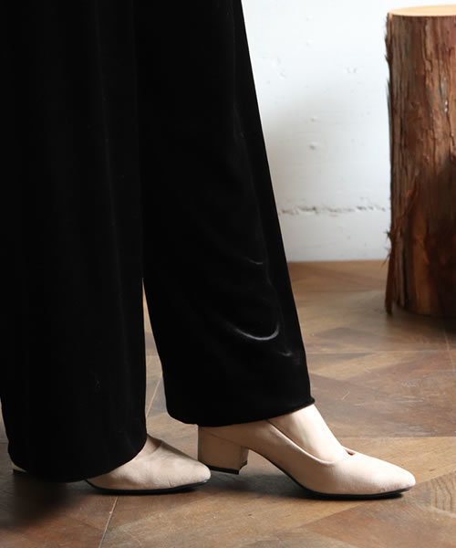 SESTO（セスト）の「アーチクッションで足をサポートしてくれる、快適な履き心地！ローヒールパンプス（パンプス・レディース・ライトベージュ/ブラック/レッド/ネイビー/ピンク系その他/ブルー/グリーン/ブラック系その他/グレイッシュベージュ/パープル・25/24.5/24/23.5/22.5/23）」の4枚目の写真