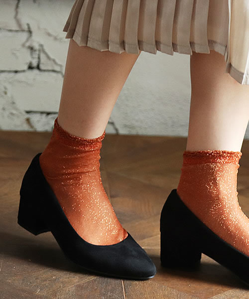 SESTO（セスト）の「アーチクッションで足をサポートしてくれる、快適な履き心地！ローヒールパンプス（パンプス・レディース・ライトベージュ/ブラック/レッド/ネイビー/ピンク系その他/ブルー/グリーン/ブラック系その他/グレイッシュベージュ/パープル・25/24.5/24/23.5/22.5/23）」の2枚目の写真