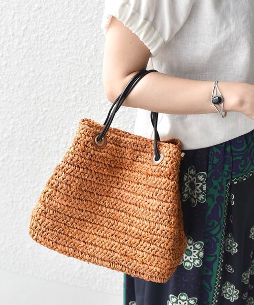 SHIPS（シップス）の「2WAYラフィアバッグ（かごバッグ・レディース・キャメル/オリーブ・ONE SIZE）」の2枚目の写真