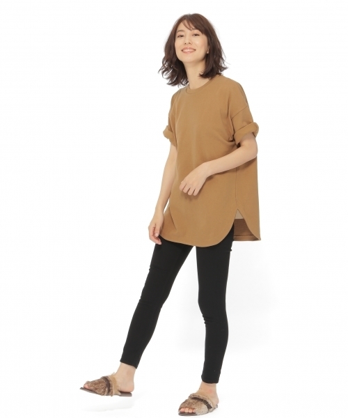 LAKOLE(ラコレ)の「BIG-Tシャツチュニック / LAKOLE(Tシャツ/カットソー・レディース・ブラック/オフホワイト/キャメル・SMALL/MEDIUM)」の6枚目の写真