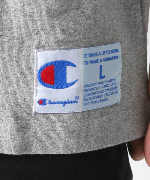 Champion(チャンピオン)の「Champion/チャンピオン カラーロゴ刺繍 Tシャツ(Tシャツ/カットソー・メンズ・ホワイト/ネイビー/ブラック/グレー・L/XL/M)」の7枚目の写真