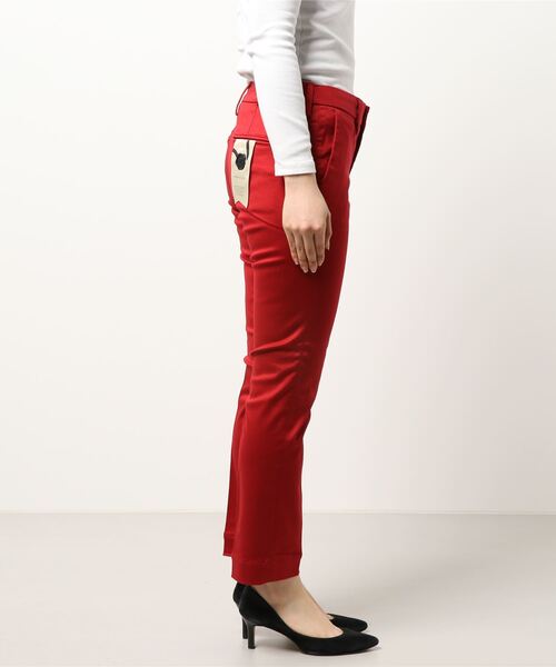 MARIEBELLE　JEAN（マリベルジーン）の「トラウザー テーパード サテンストレッチ BELLINI(ベリーニ)（デニムパンツ・レディース・レッド・26inch/25inch）」の2枚目の写真