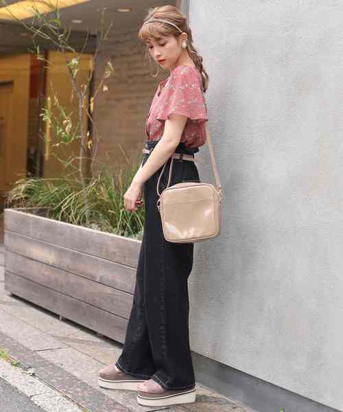 one after another NICE CLAUP（ワンアフターアナザーナイスクラップ）の「スクエアショルダーバッグ（ショルダーバッグ・レディース・ブラック/モカ/ブラウン系その他・FREE）」の4枚目の写真