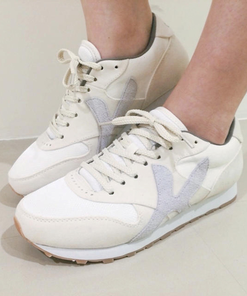 Kastane（カスタネ）の「【Kastane】オリジナルスニーカー（スニーカー・レディース・ライトグレー/シルバー/ゴールド/ネイビー・38/36/37）」の13枚目の写真